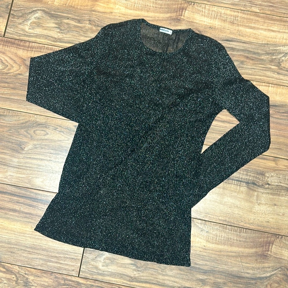 NWOT. Woman’s Bellelovin sparkling mesh long sleeve shirt. Size L.